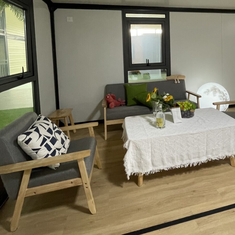 EuroHomes Expandable House F40 – vue extérieure et finitions