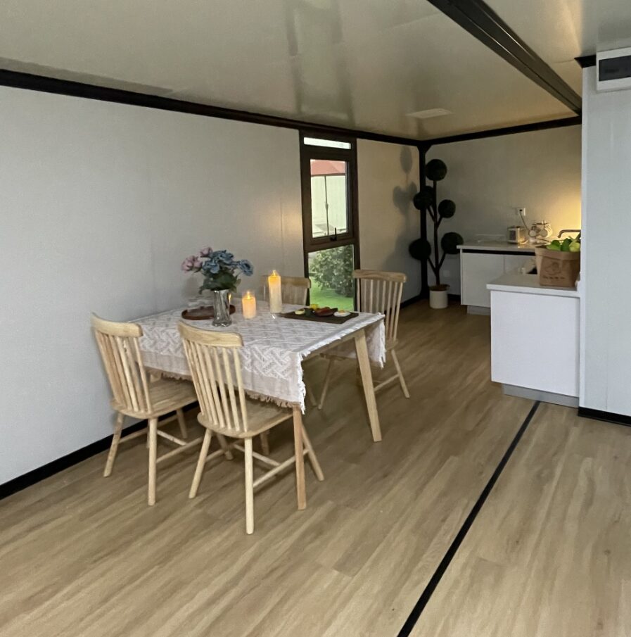 EuroHomes Expandable House F40 – intérieur et configuration